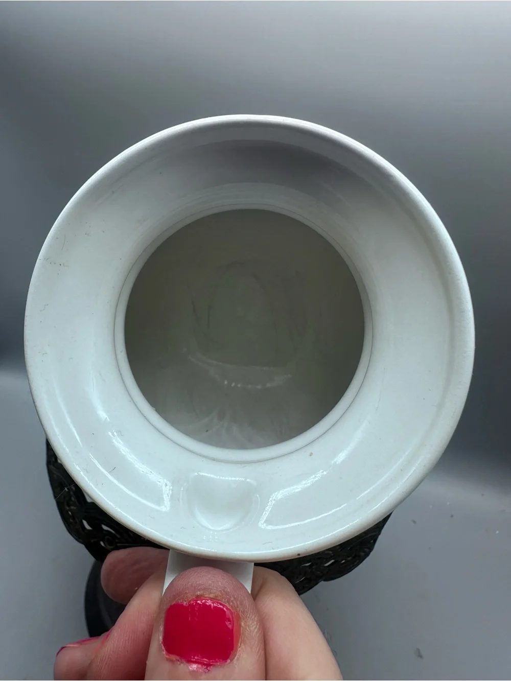 Potpourri Press Ceramic mug with Red Tulip Motif